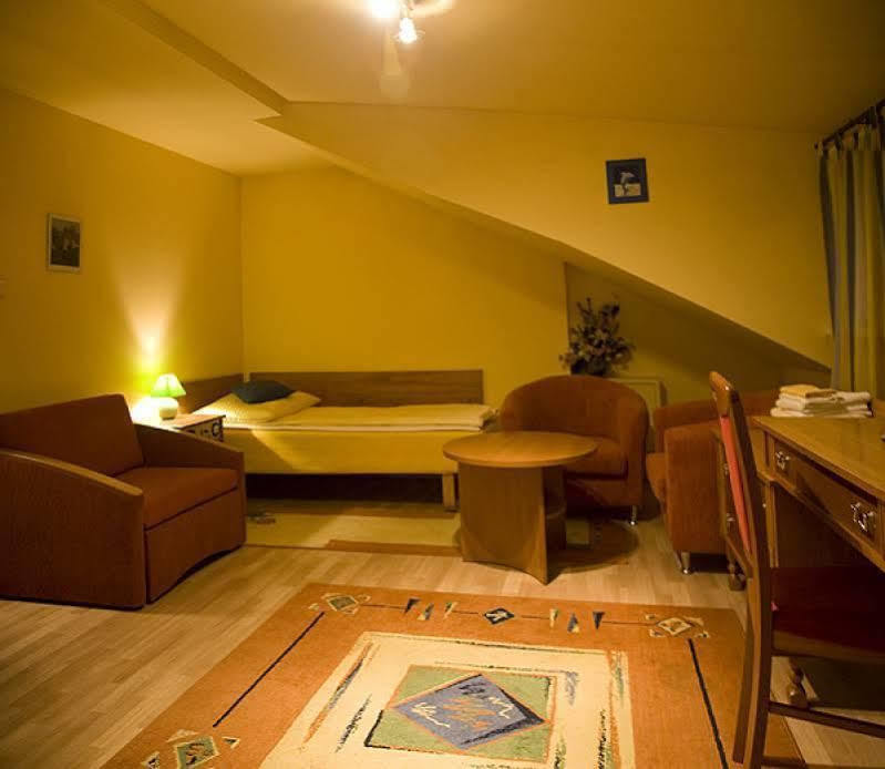 Pokoje Goscinne Akropol Poznań Esterno foto